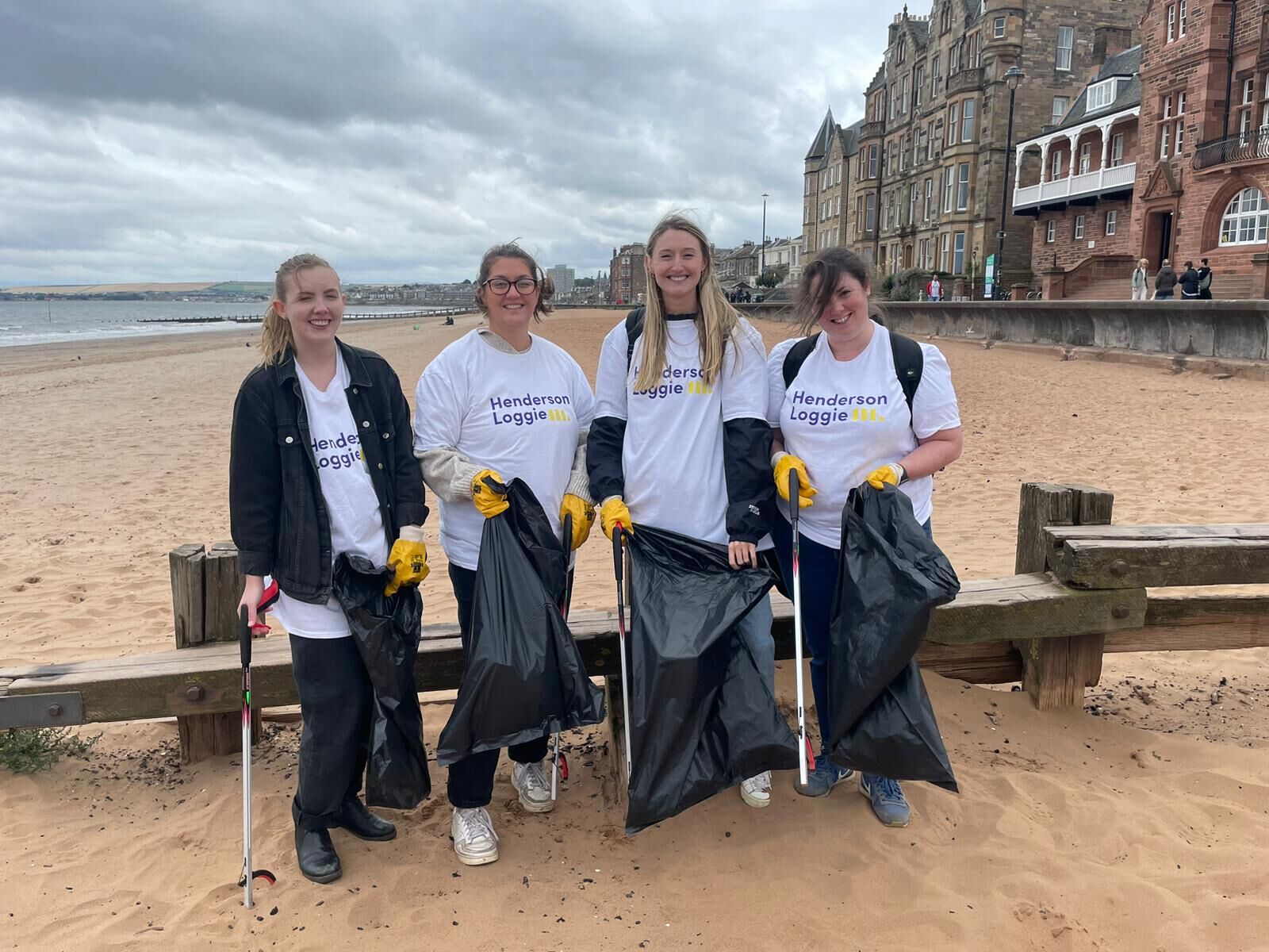 In Pictures Henderson Loggie volunteers make waves with Portobello